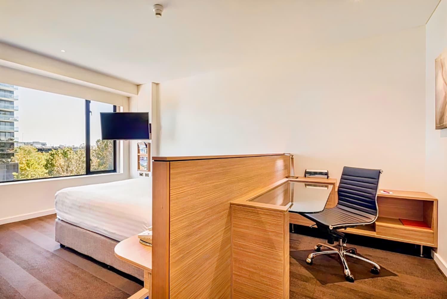 Crowne Plaza Canberra, an IHG Hotel