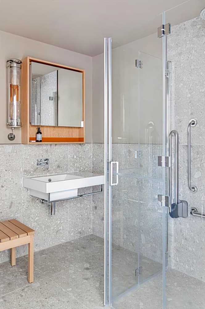 Locke at Broken Wharf