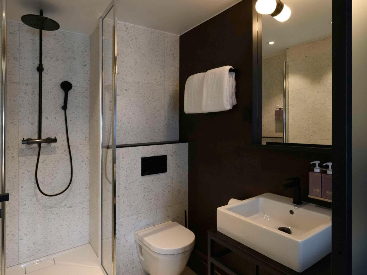 TRIBE Paris Batignolles