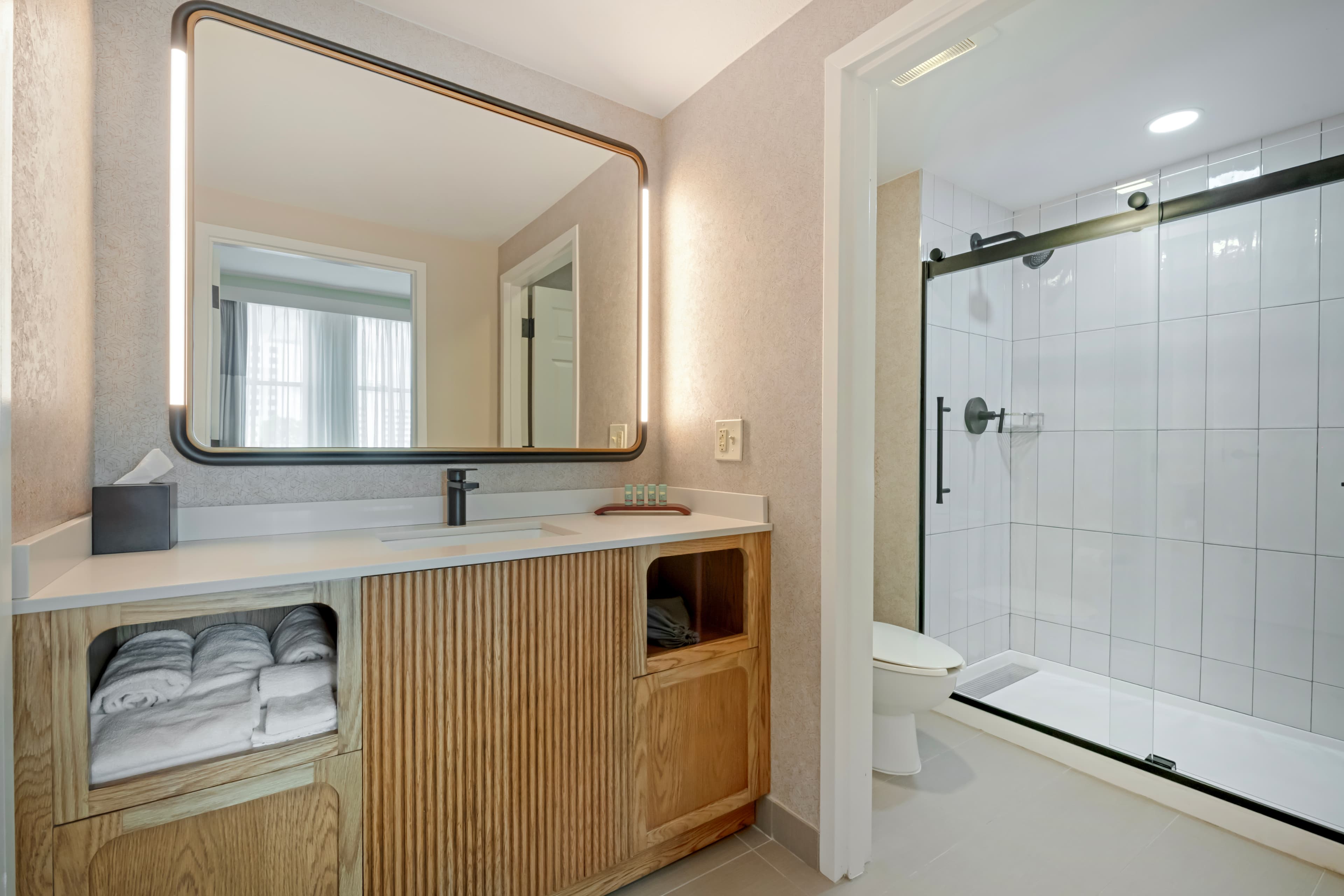 Hotel Flor Tampa Downtown, Tapestry Collection by Hilton