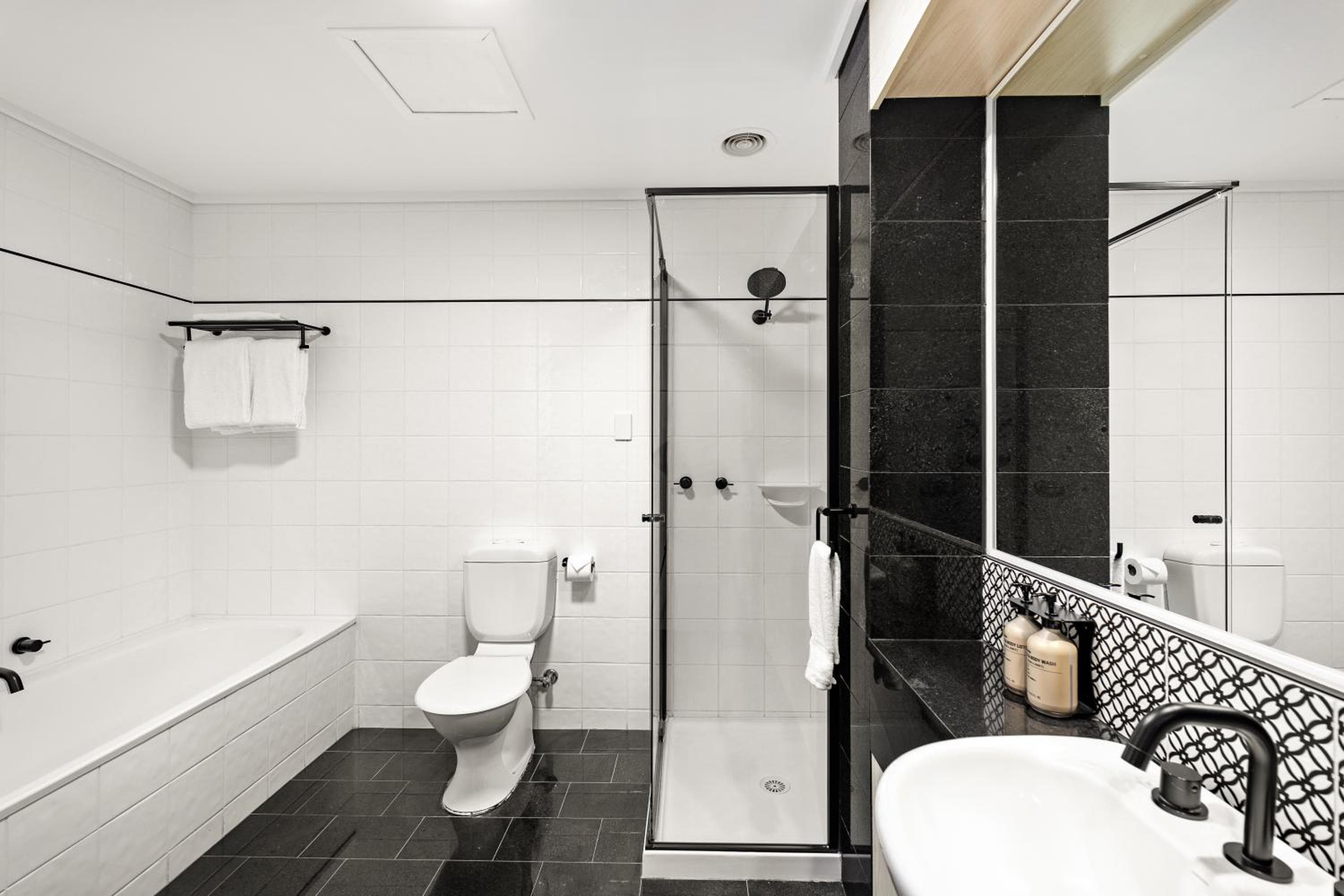 Melbourne City Suites