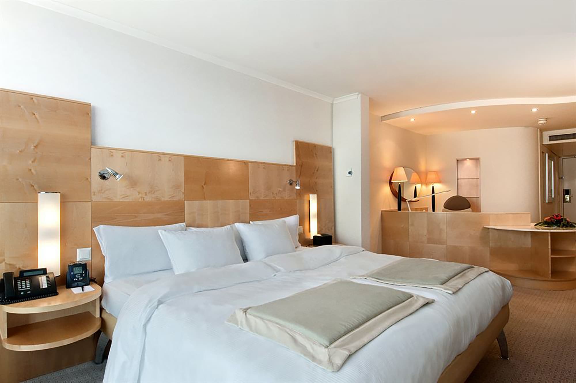 Hilton Zurich Airport (Duplicate inactive)