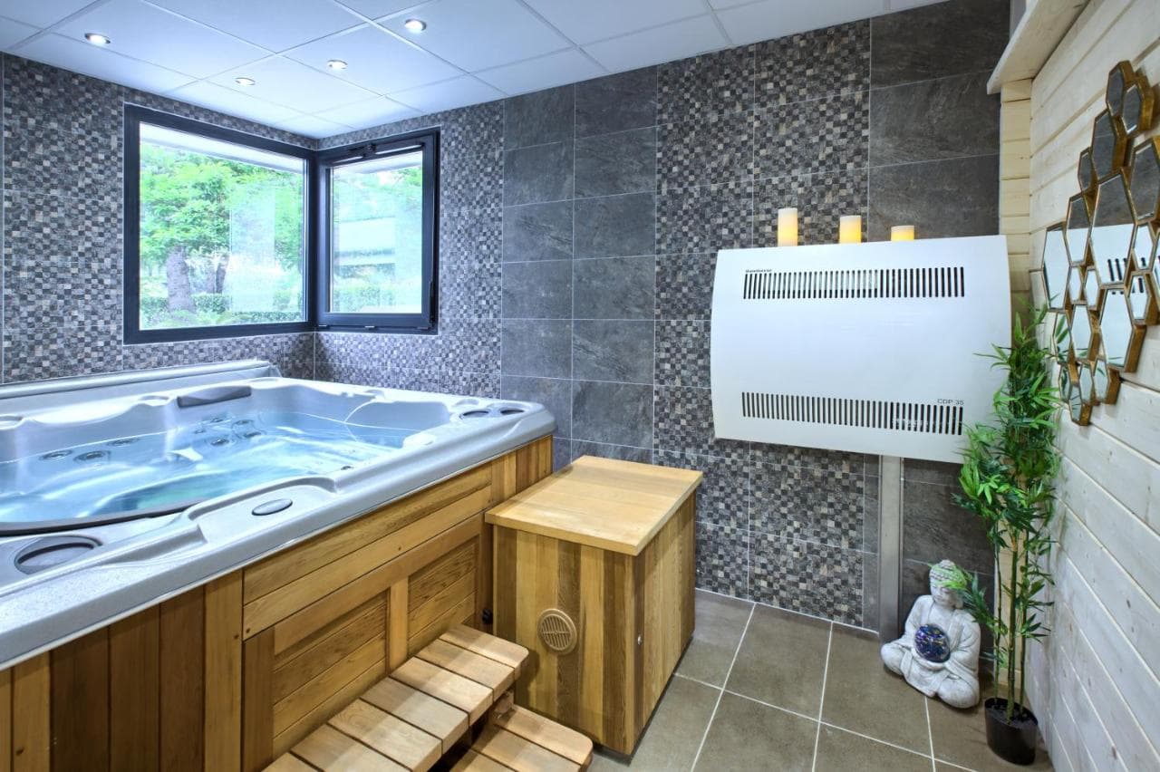 Logis Hotel Restaurant & SPA Au Comte d'Ornon