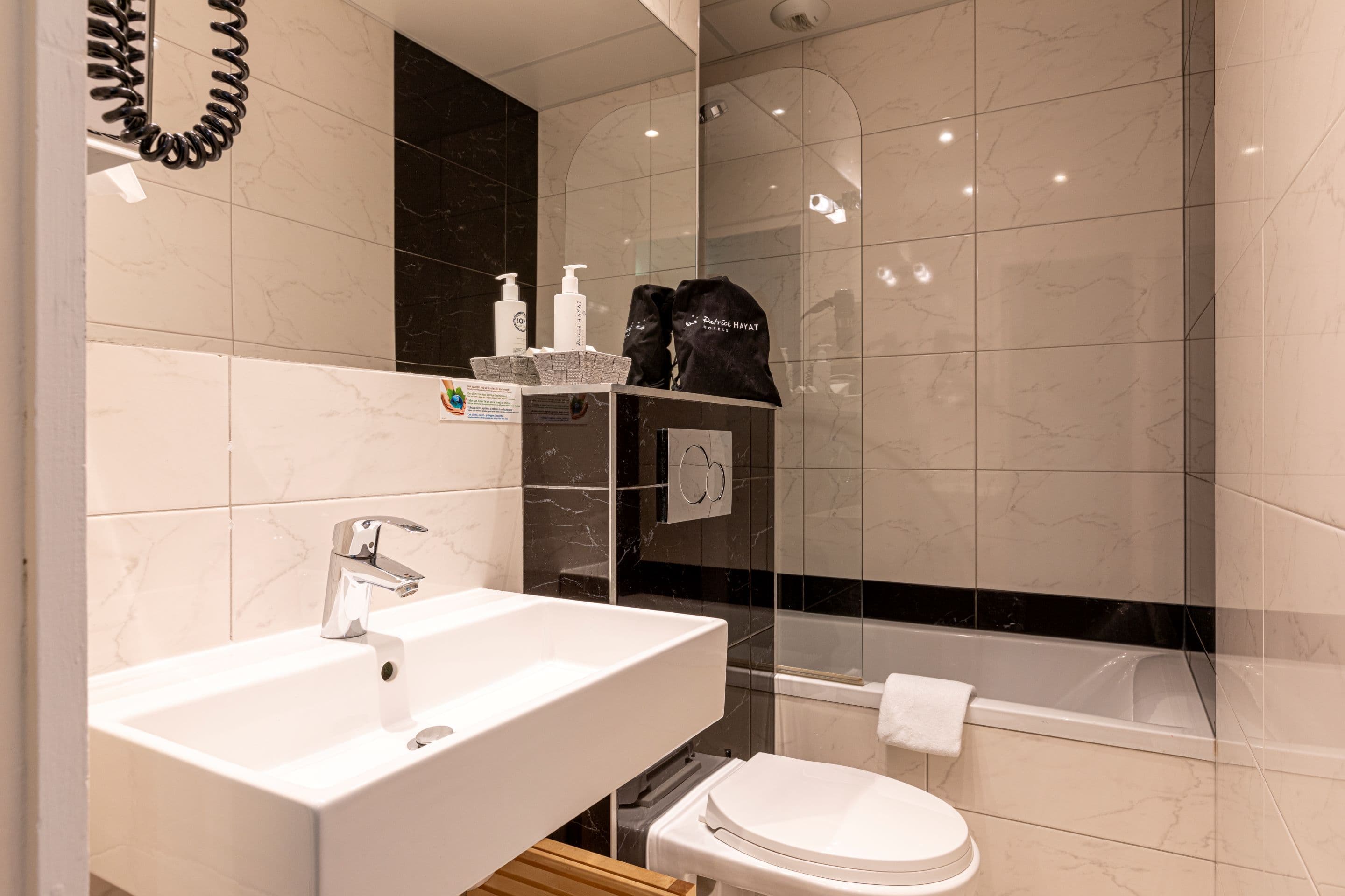 Hotel Olympic Paris Boulogne by Patrick Hayat