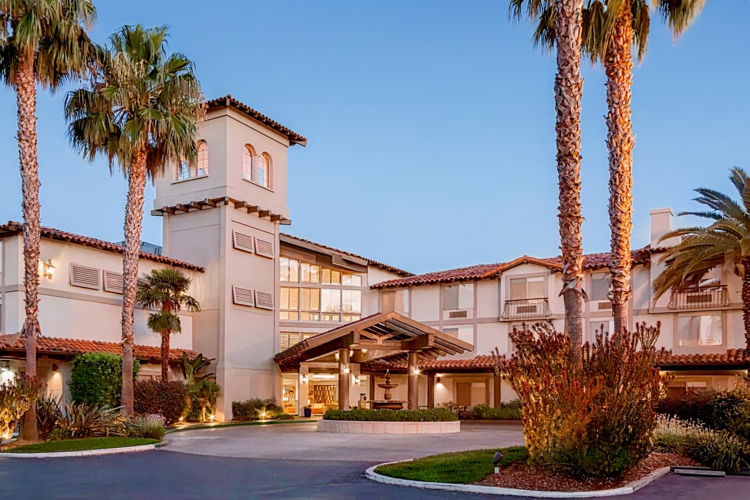 DoubleTree by Hilton Hotel Campbell - Pruneyard Plaza