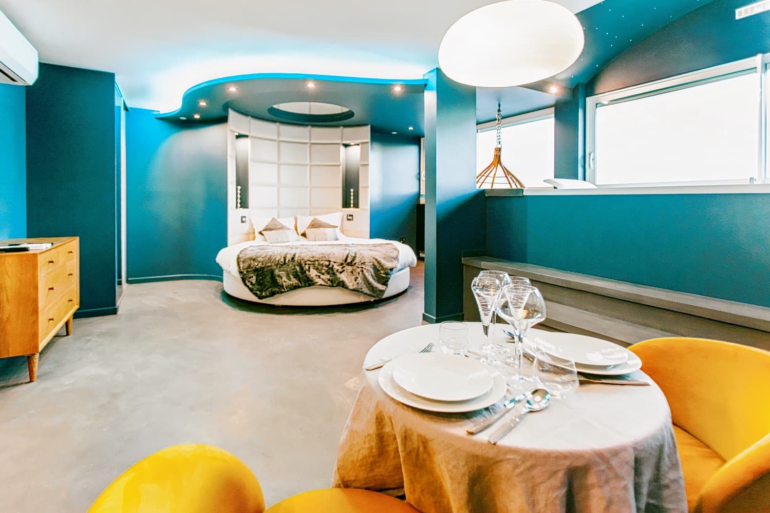 Parenthèse Concept Room