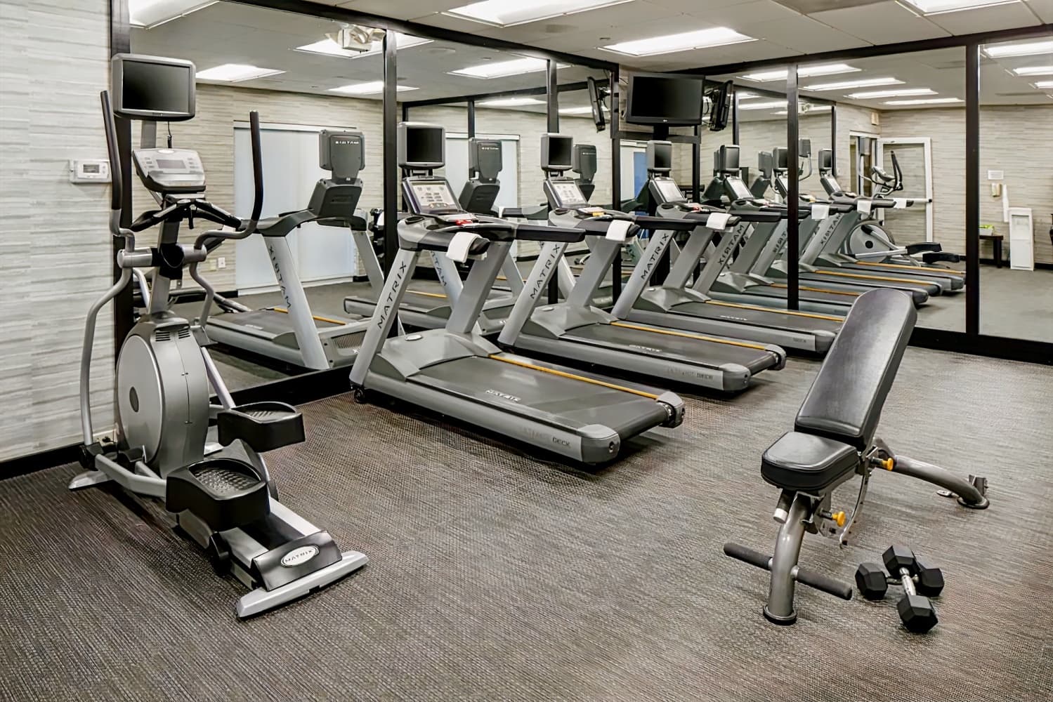 Courtyard by Marriott Edison Woodbridge