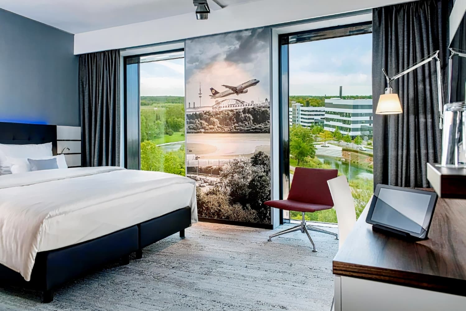 Airport Plaza Hotel