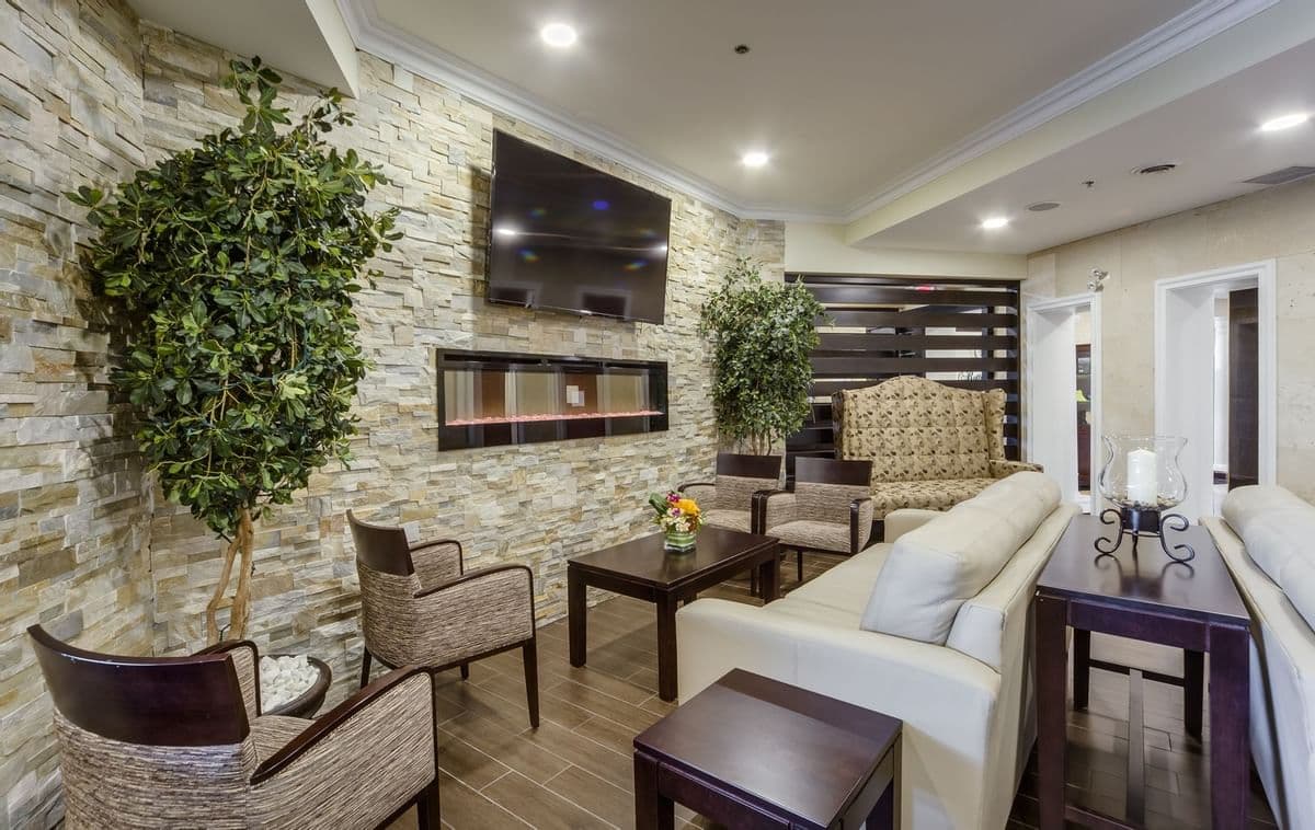 Monte Carlo Inn Vaughan Suites