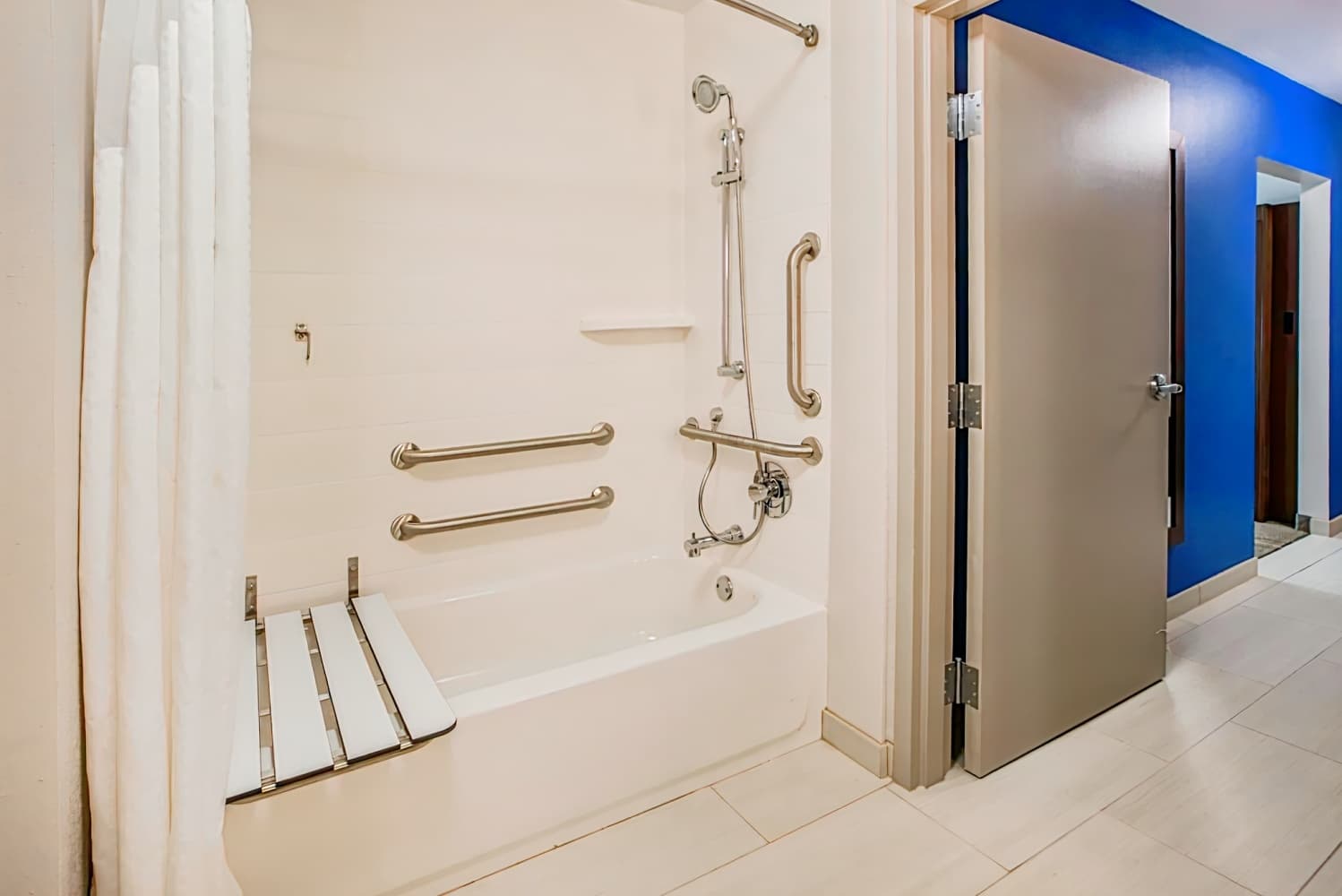 Holiday Inn Express Windsor Sonoma Wine Country