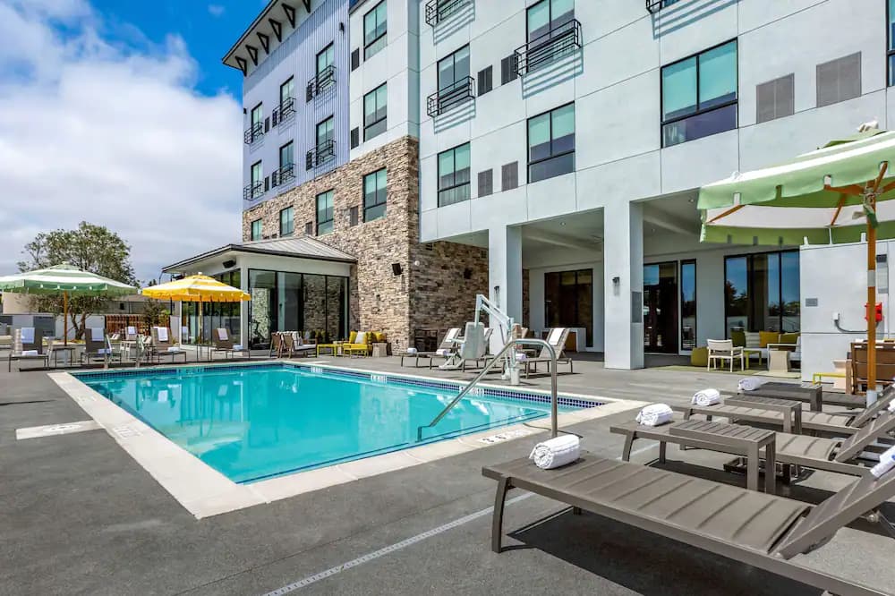 Cambria Hotel Sonoma Wine Country