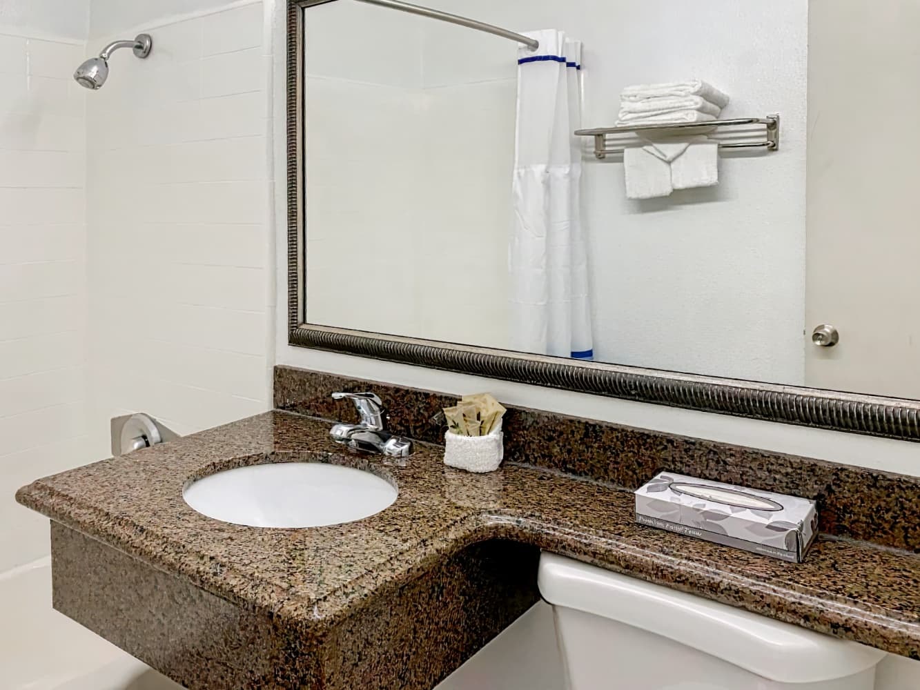 Pacific Inn and Suites-Convention Center-Gaslamp-Seaworld