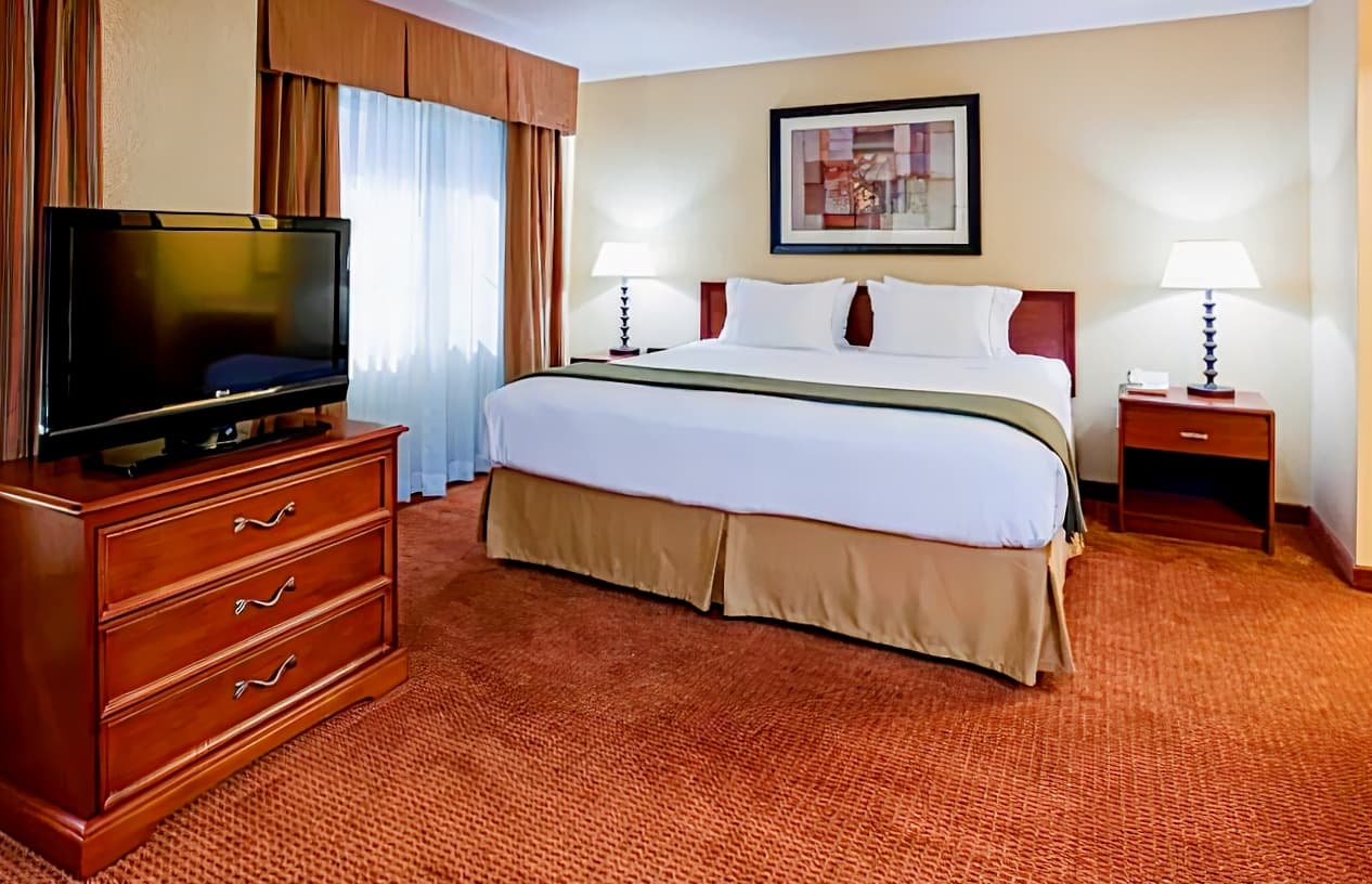 Holiday Inn Express Hotel and Suites Stevens Point