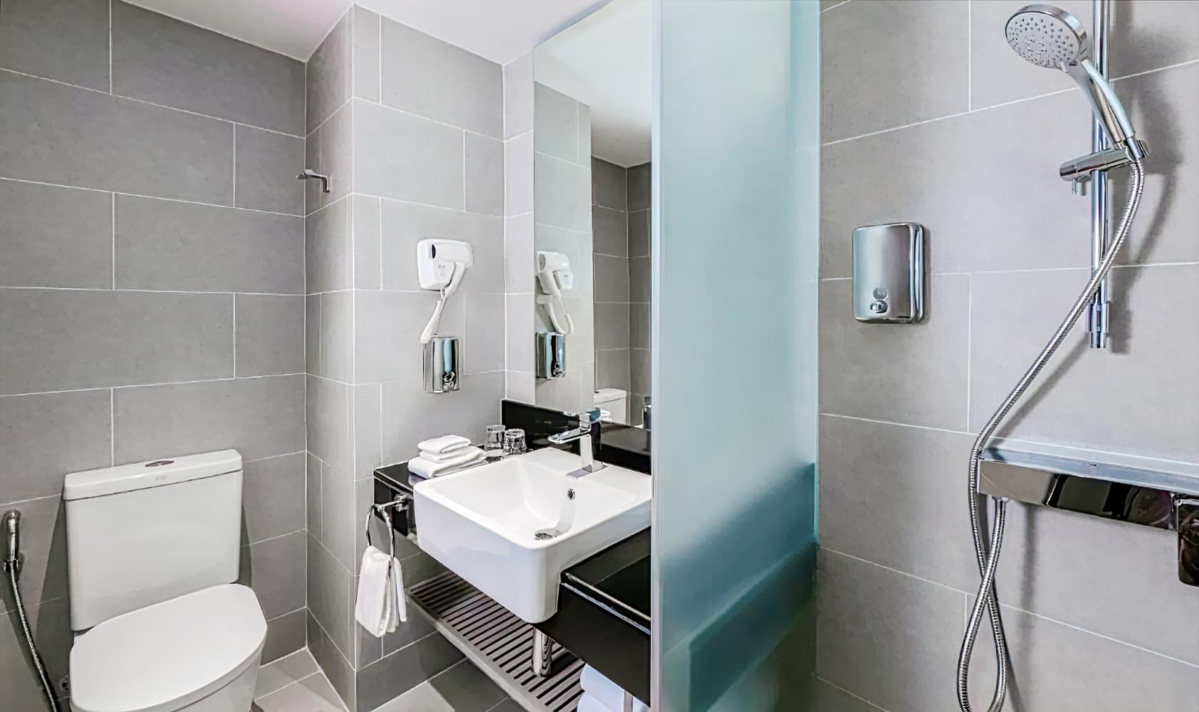 Holiday Inn Express Bangkok Soi Soonvijai, an IHG Hotel