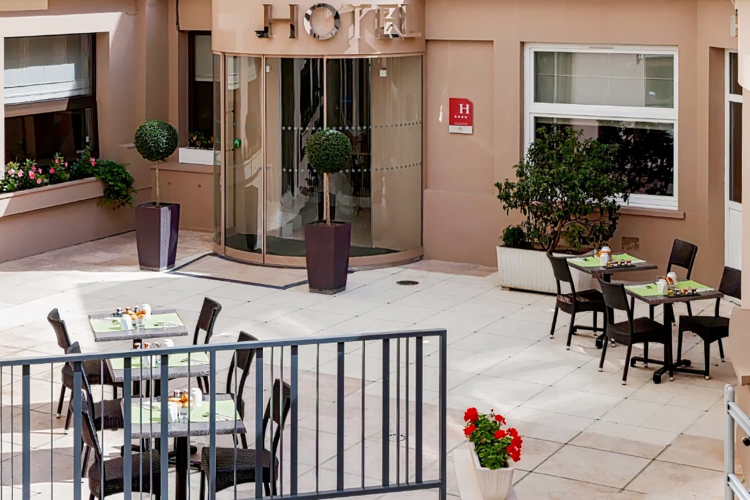 Timhotel Opéra Blanche Fontaine