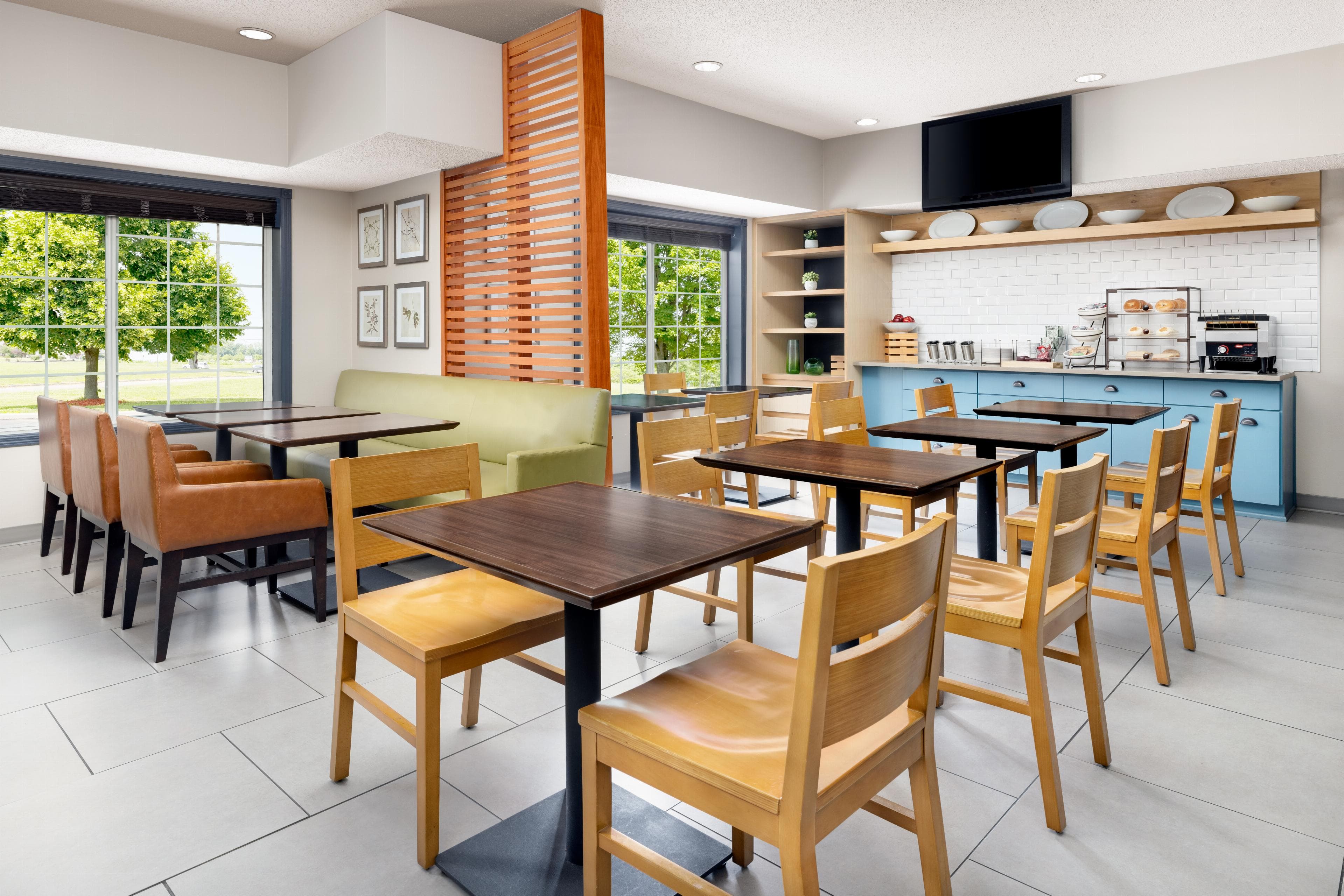 Country Inn & Suites Horseheads, NY