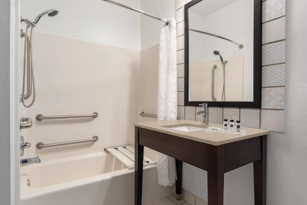 Country Inn & Suites Horseheads, NY
