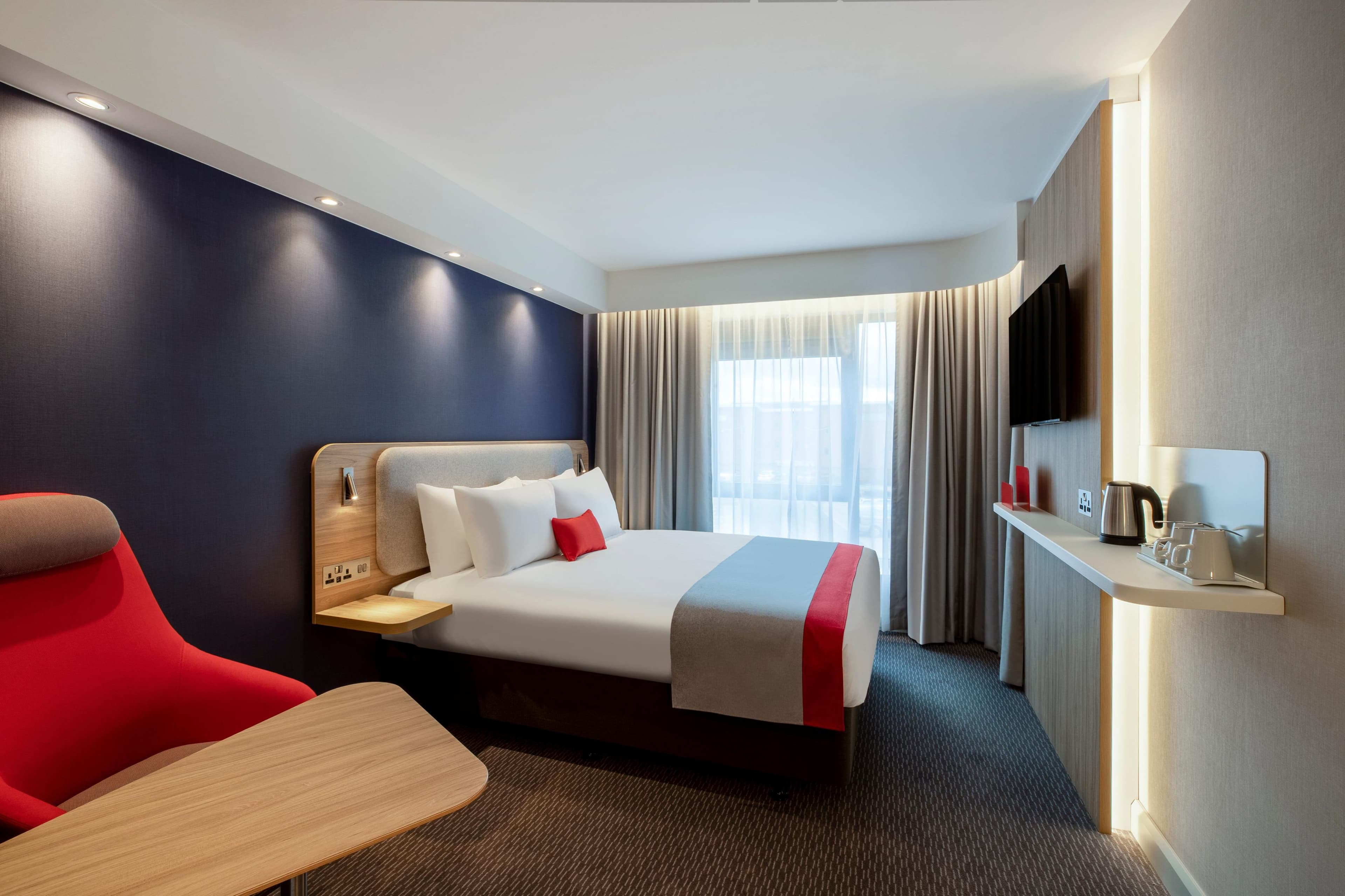 Holiday Inn Express Cambridge West - Cambourne, an IHG Hotel