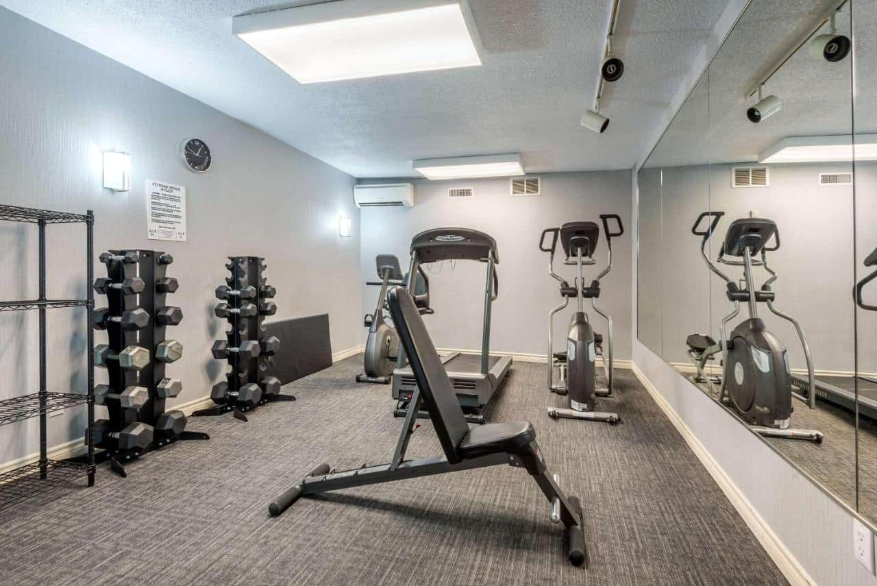 Quality Inn & Suites 5585 Ambler Drive Mississauga Ontario