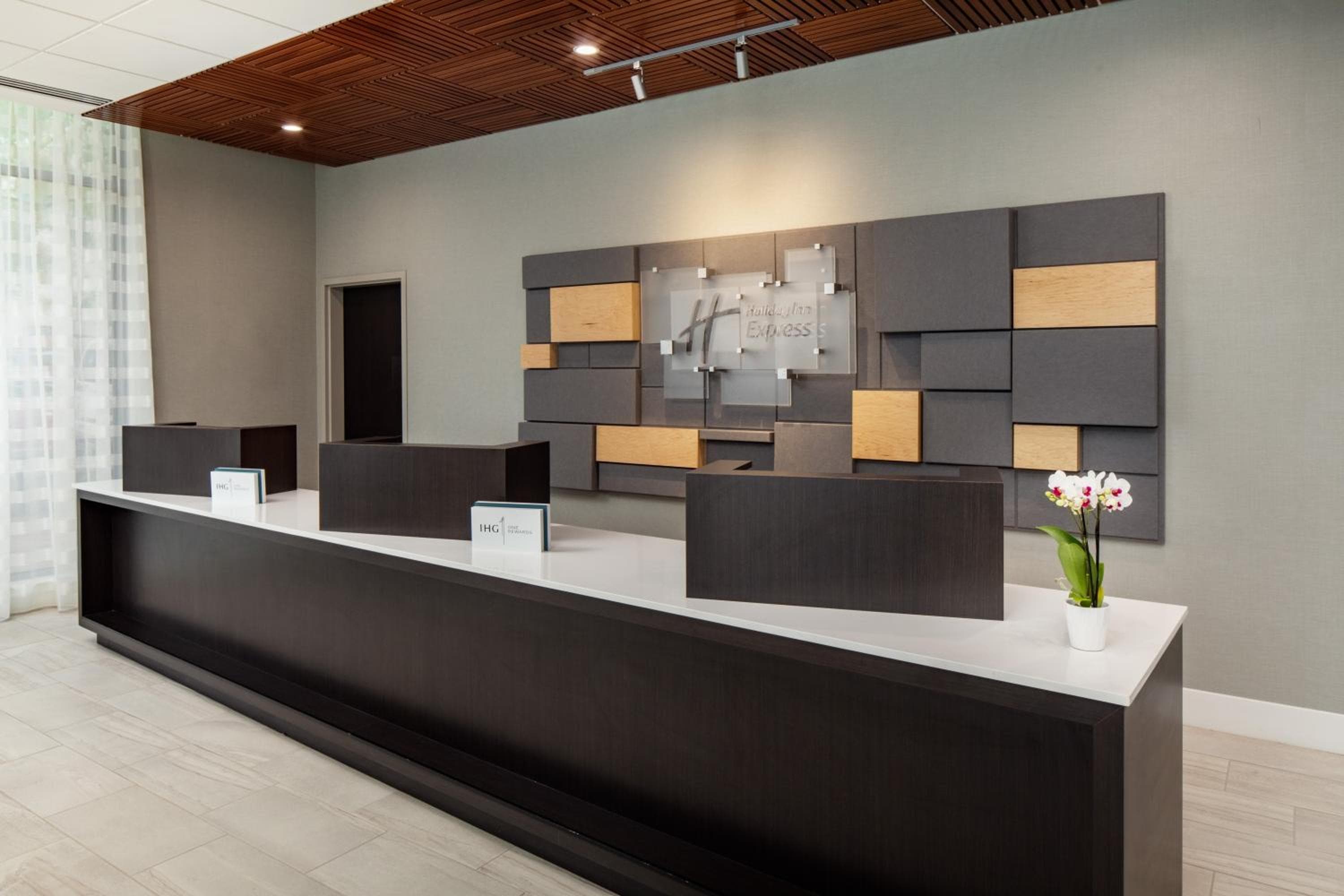 Holiday Inn Express - Washington DC Downtown, an IHG Hotel