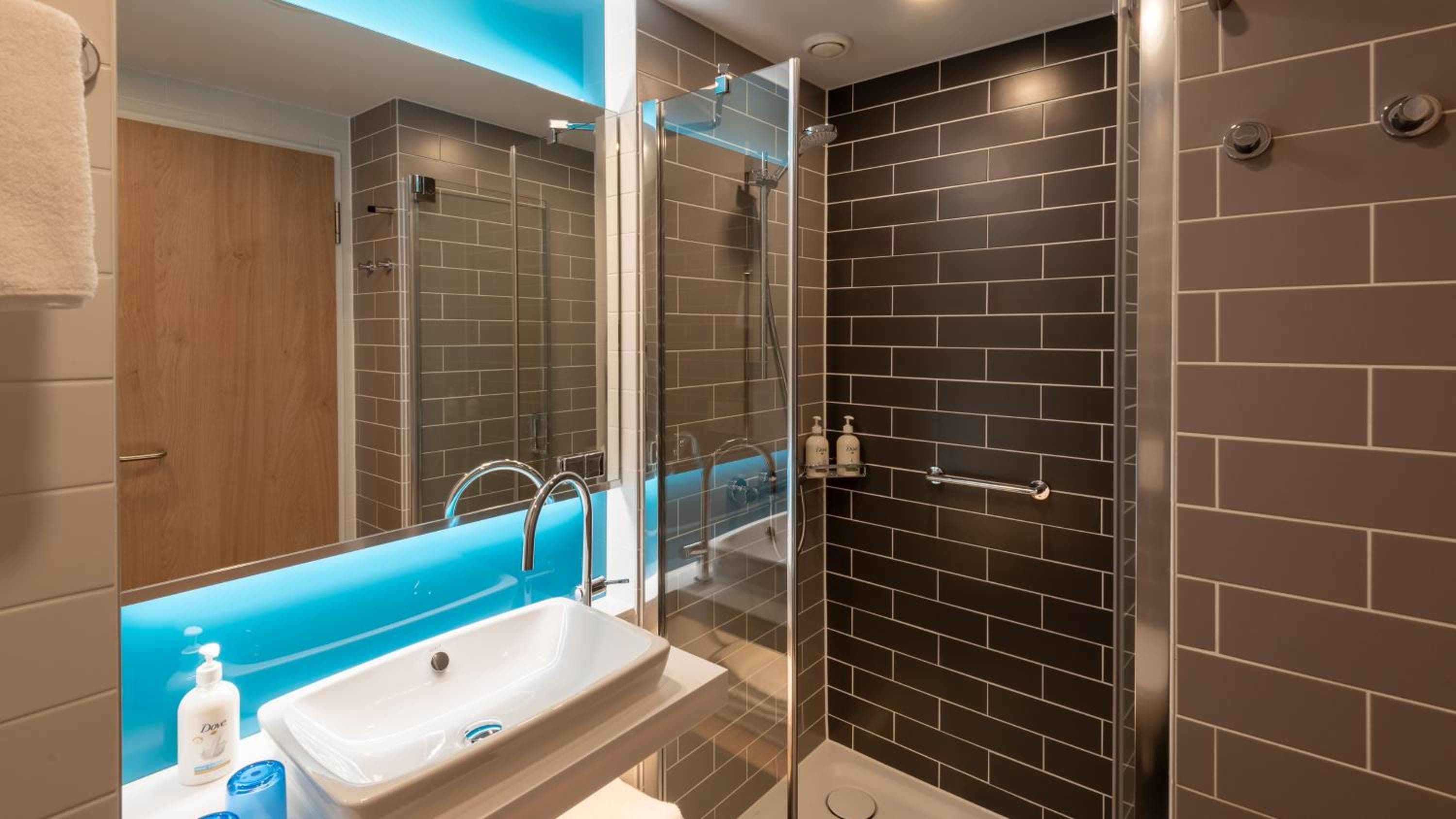 Holiday Inn Express - Hamburg South A7-AS42, an IHG Hotel