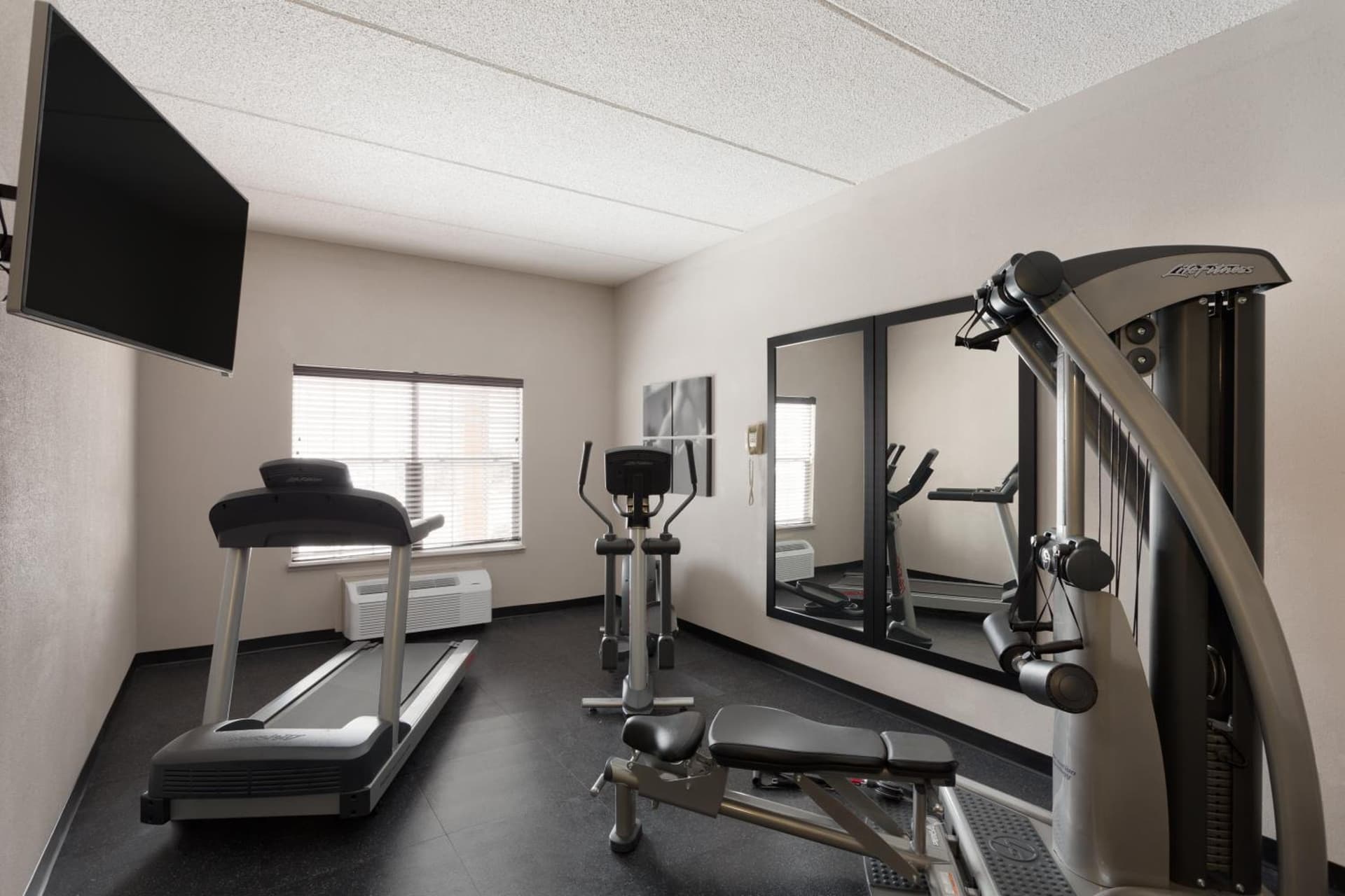 Country Inn & Suites by Radisson, Jackson, TN