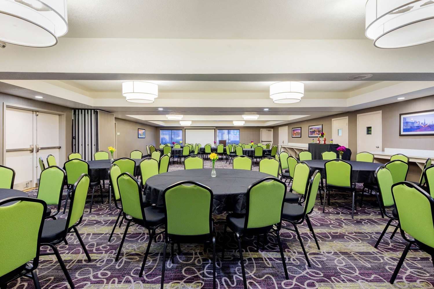 La Quinta Inn & Suites by Wyndham Oakland - Hayward