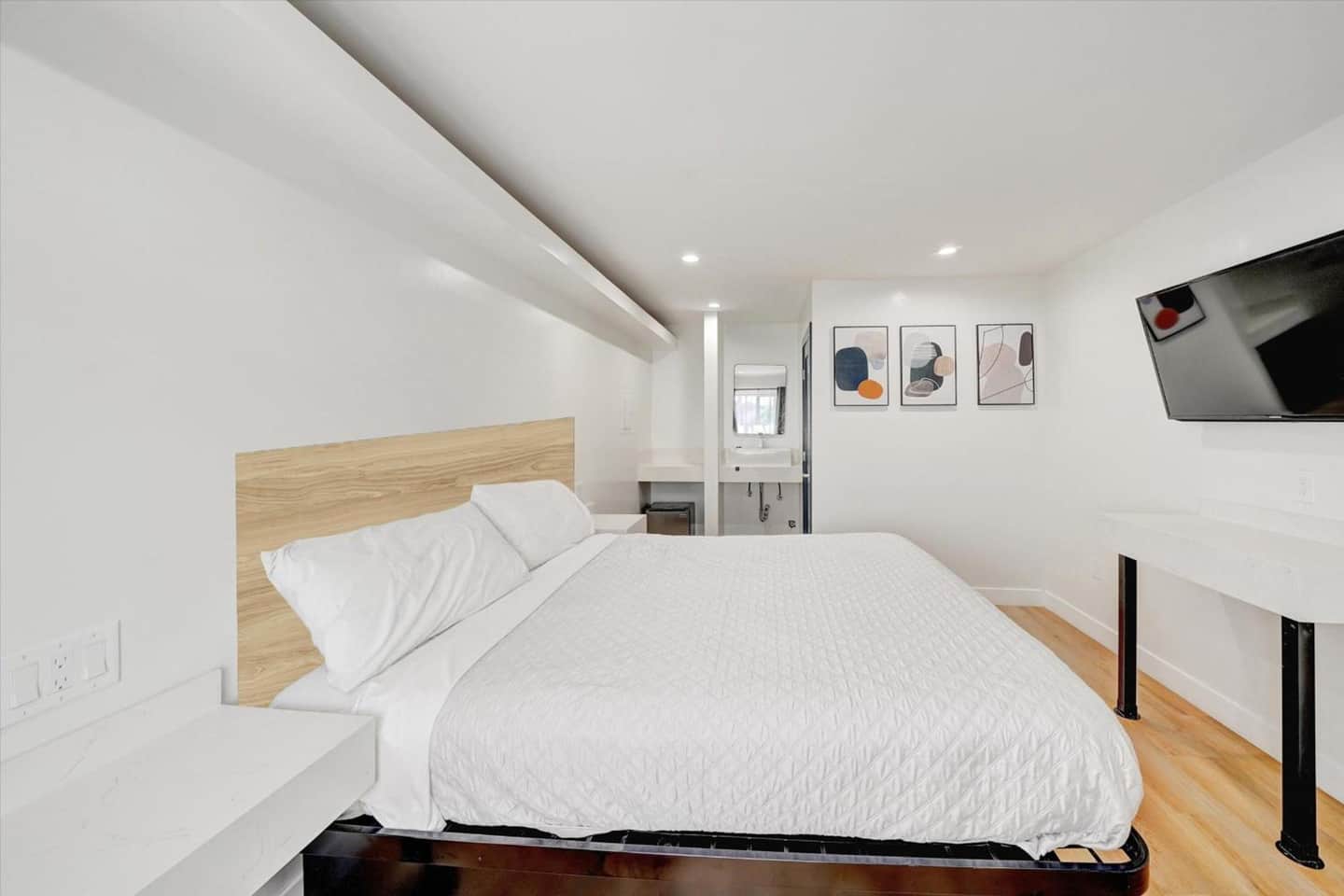 Casablanca Inn