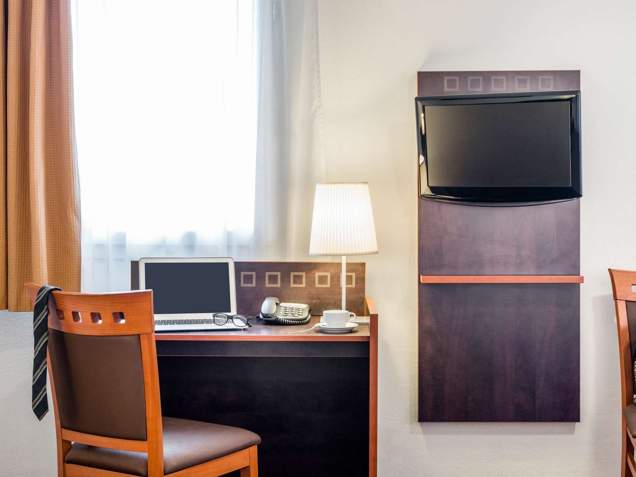 Adagio Access Paris Porte de Charenton Aparthotel