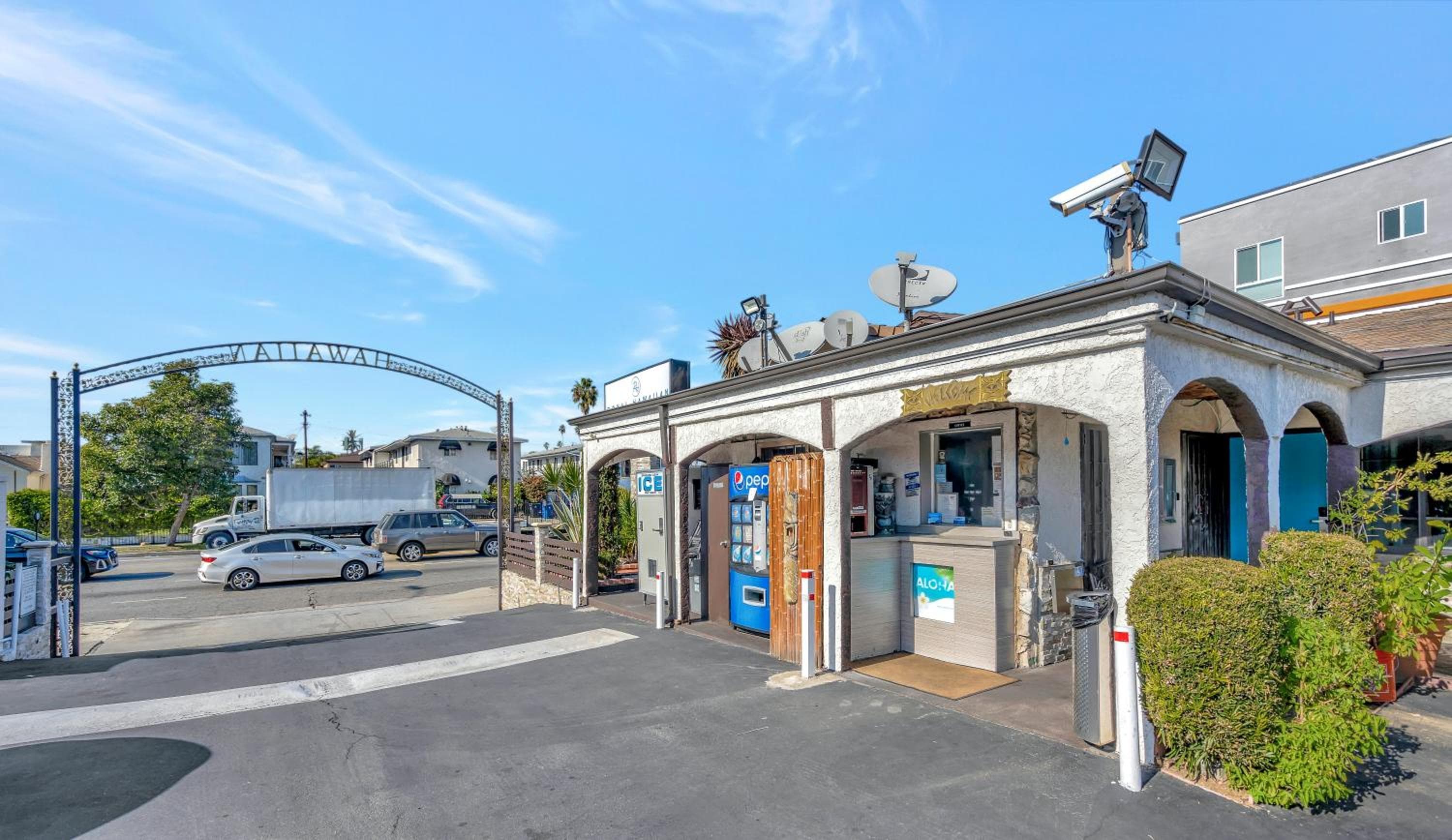 Royal Hawaiian Inn - Mid City