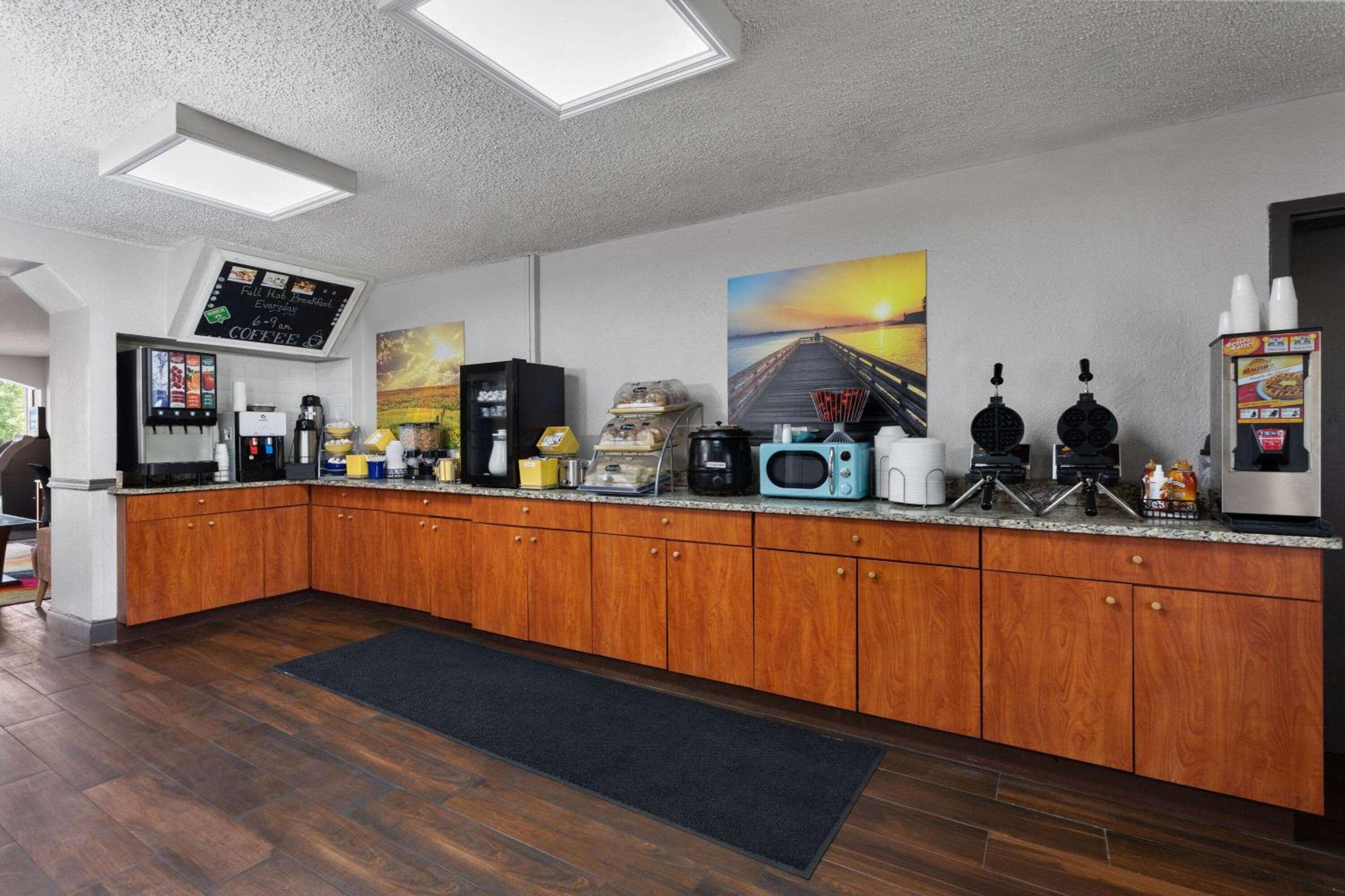 Days Inn by Wyndham Wildwood I-75