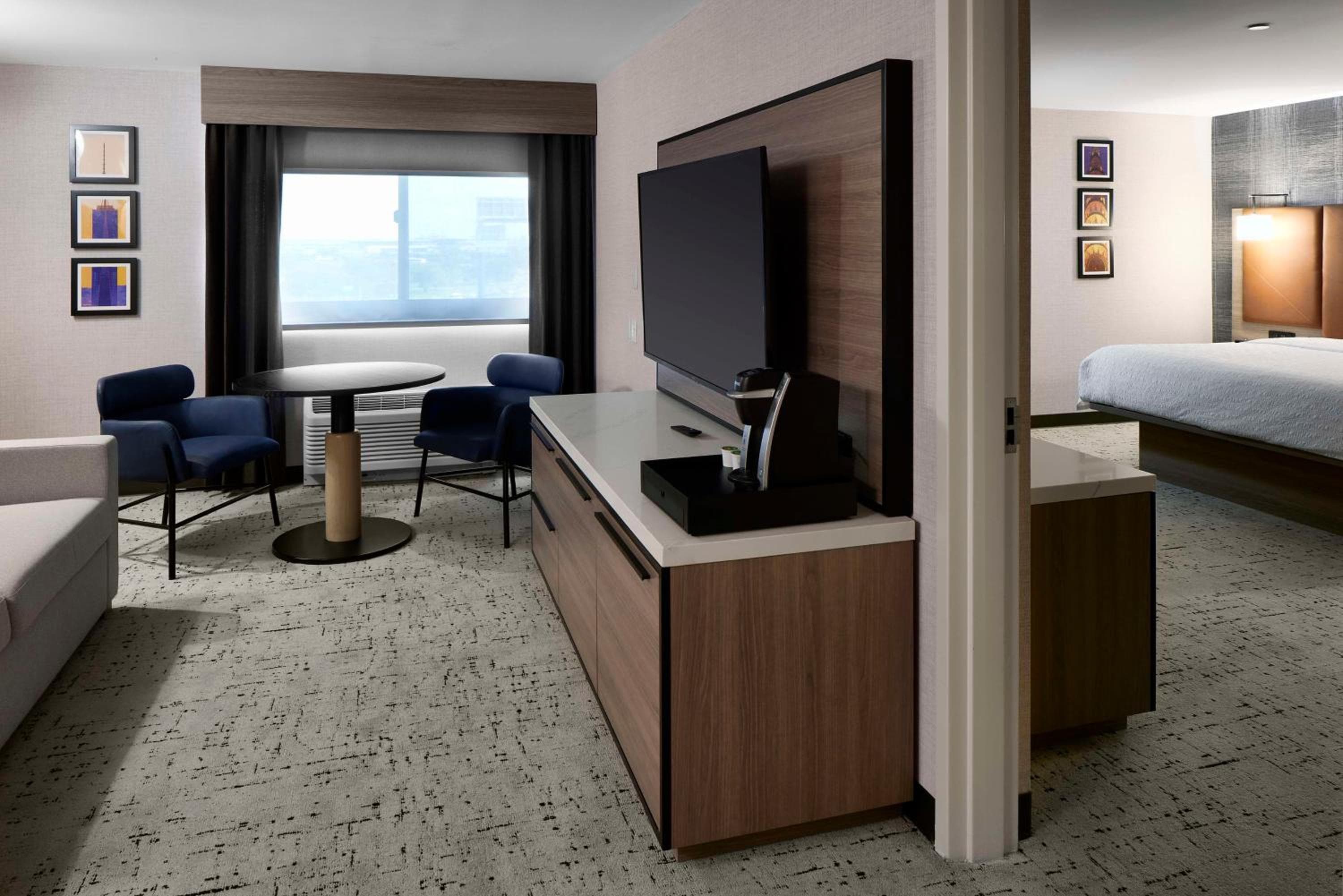 Hampton Inn by Hilton Newark Airport